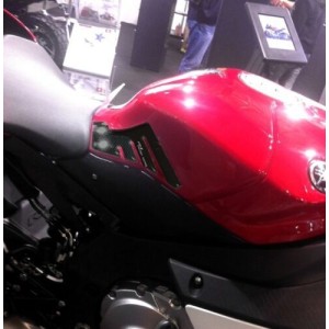 ADESIVI 3D PROTEZIONI LATERALI SERBATOIO YAMAHA R1 2015-2019