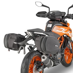 SPEZIFISCHE ABSTANDSHALTER GIVI FÜR SATTELTASCHEN EASYLOCK/MORBIDE KTM 390 DUKE 2017-2020