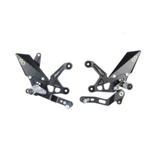 JUEGOS TRASEROS REGULABLES LIGHTECH CON REPOSAPIES FIJOS KAWASAKI Z 900 2017-2020 (NORMAL/INVERTIDA)