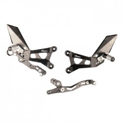 JUEGOS TRASEROS REGULABLES LIGHTECH CON REPOSAPIES FIJOS YAMAHA R6 2017-2020 (NORMAL/INVERTIDA)