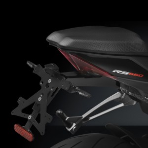PORTATARGA RIZOMA FOX APRILIA TUONO 660 FACTORY 2022-2024