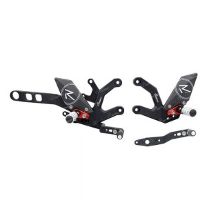 PEDANE ARRETRATE REGOLABILI LIGHTECH R-VERSION CON POGGIAPIEDI SNODATI YAMAHA MT-09 2024-2025 (STANDARD/ROVESCIATO)