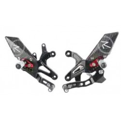 PEDANE ARRETRATE REGOLABILI LIGHTECH R-VERSION CON POGGIAPIEDI SNODATI KAWASAKI ZX-6R 636 2024-2025 (CAMBIO ROVESCIATO)