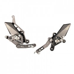 LIGHTECH EINSTELLBARE HINTERE SETS MIT FESTEN FUSSRÜSTEN YAMAHA MT-07 2021-2024