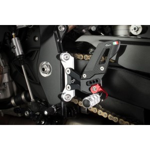 LIGHTECH R-VERSION EINSTELLBARE HINTERE FUSSPEGS MIT GELENKTEN FUSSRÜCKEN BMW S 1000 R 2025 (NORMAL/INVERTIERT)