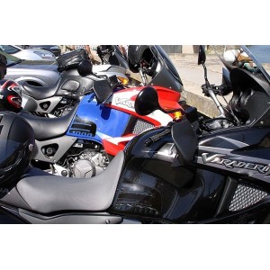 PEGATINAS 3D PROTECTORES LATERALES Y DEPOSITO HONDA VARADERO 1000 1999-2011
